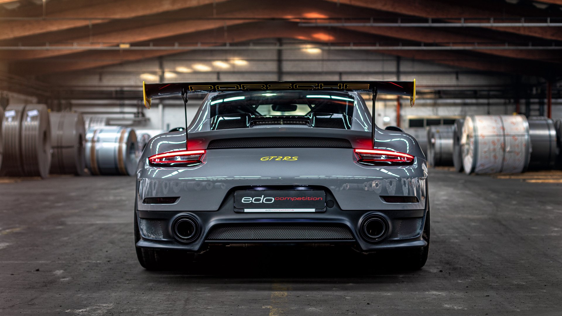 中国足球裁判裁决准确率提升，行业标准不断完善，足球裁判权威