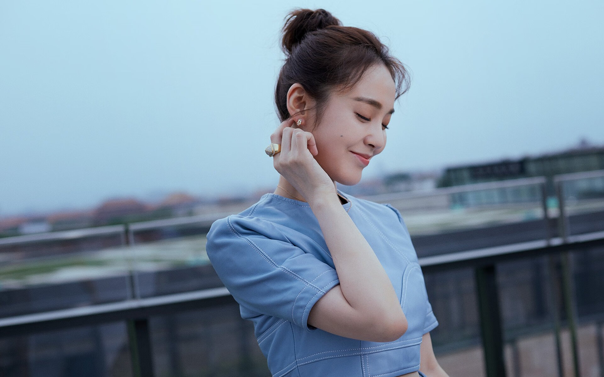 哥伦比亚女足在巴黎奥运会上获得银牌，成就辉煌，哥伦比亚男足首发