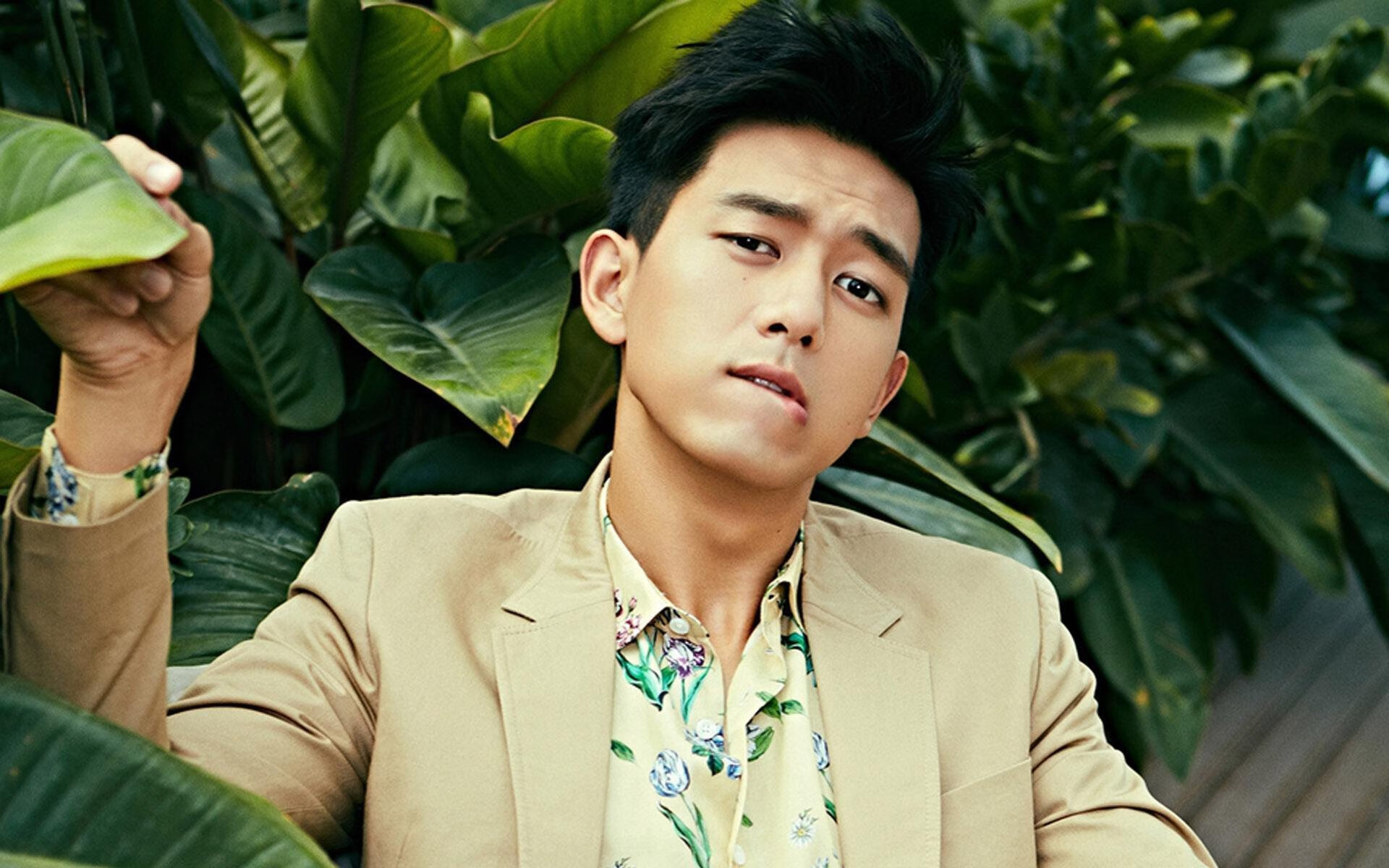 国外极限滑翔伞竞赛,空中飞翔的极限体验,国外滑翔伞哪里好玩